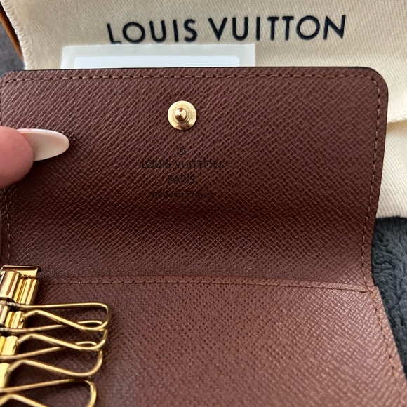 Louis Vuitton 4 Key Holder - Picture 2 of 3